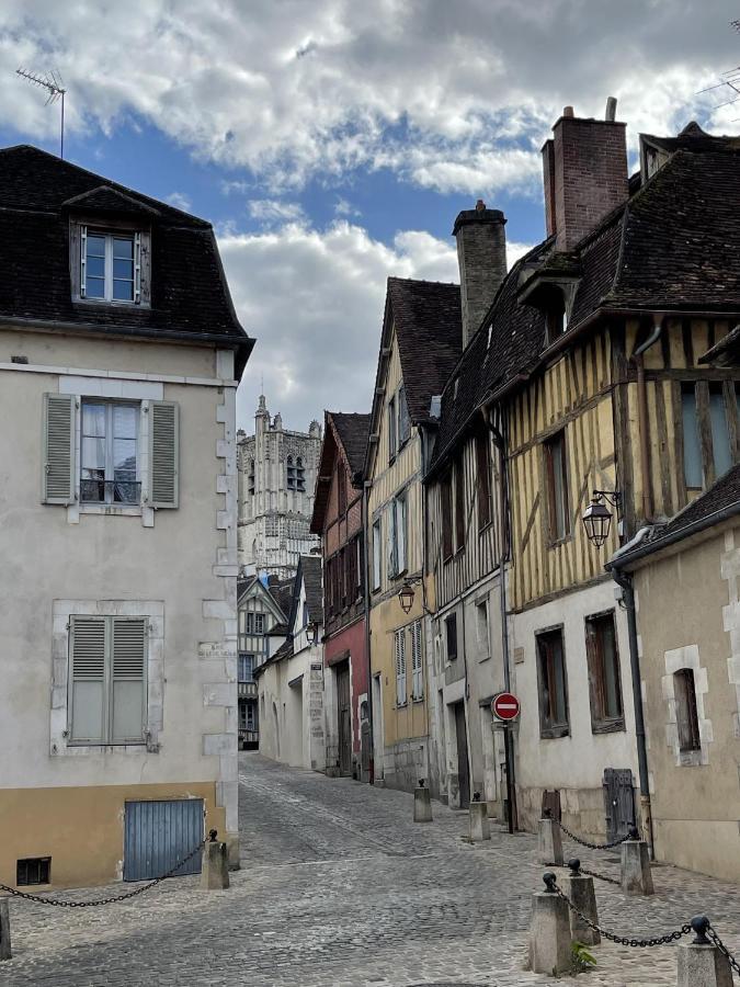 Appartement Le Saint-Nicolas Auxerre Les Quais Exterior foto